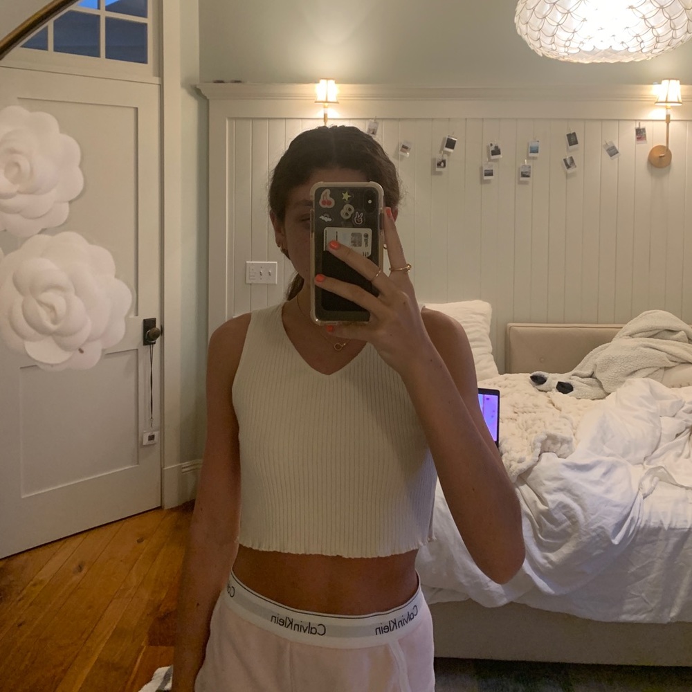 brandy melville scoop/v-neck top